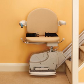The Handicare Simplicity Series stair lift comes standard with a battery that charges in any position, a flexible track system accommodating tight doorways, and is equipped with safety sensors designed to stop the lift if it meets any obstruction.
