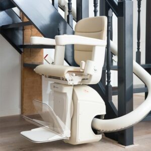  The Handicare Freecurve curved stair lift offers optimal aesthetics, ergonomics and convenience. 